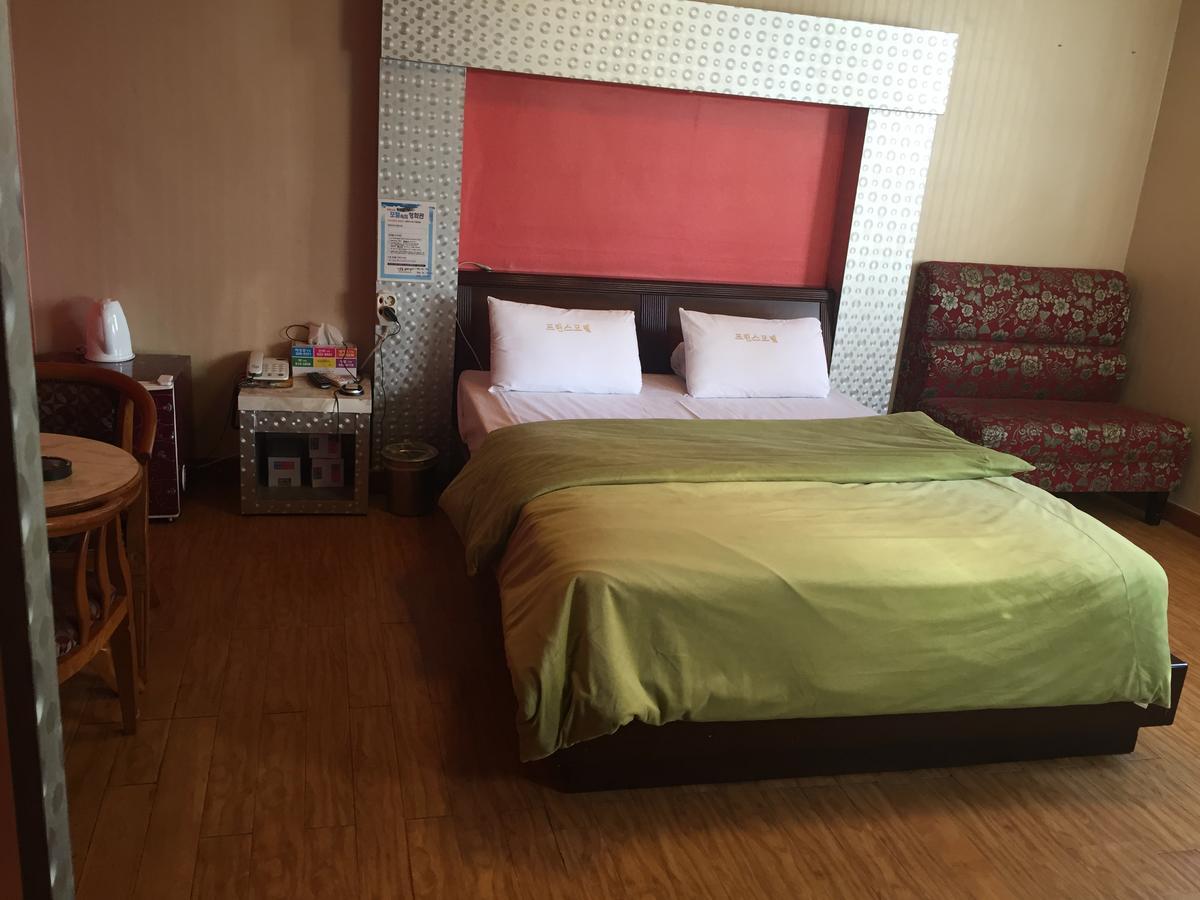 Gwangju Metropolitan City Prince Hotel מראה חיצוני תמונה