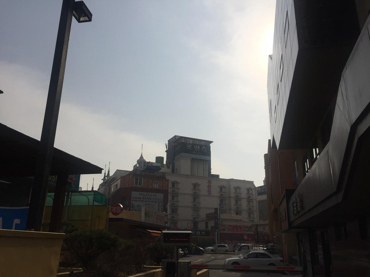 Gwangju Metropolitan City Prince Hotel מראה חיצוני תמונה