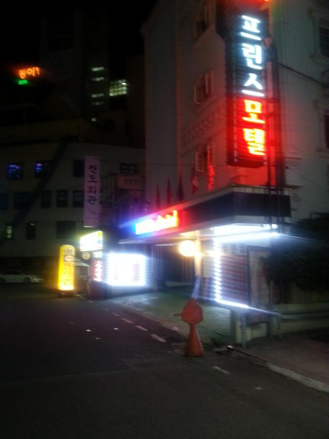 Gwangju Metropolitan City Prince Hotel מראה חיצוני תמונה
