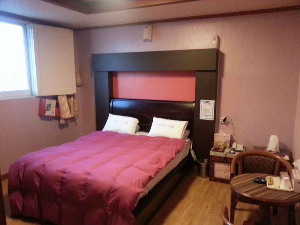 Gwangju Metropolitan City Prince Hotel מראה חיצוני תמונה