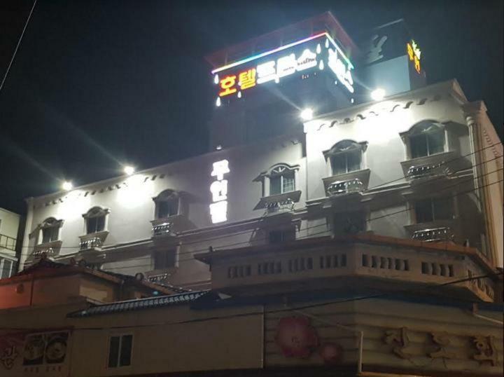 Gwangju Metropolitan City Prince Hotel מראה חיצוני תמונה