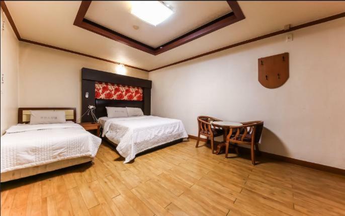 Gwangju Metropolitan City Prince Hotel מראה חיצוני תמונה