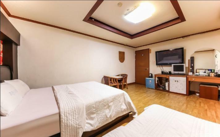 Gwangju Metropolitan City Prince Hotel מראה חיצוני תמונה