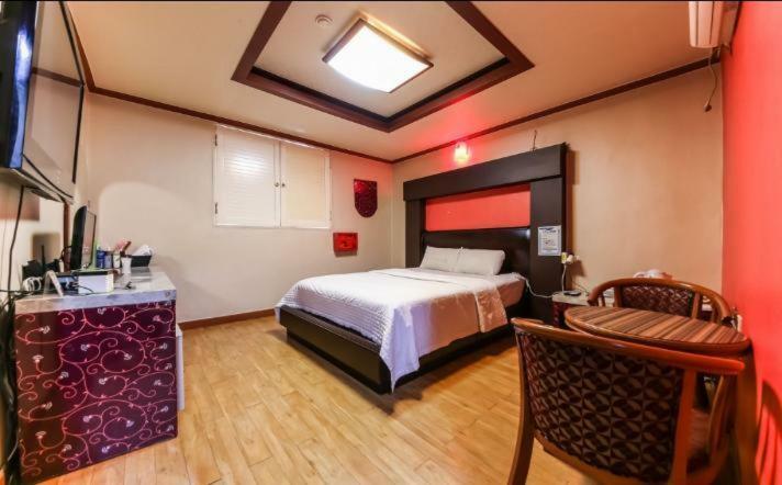 Gwangju Metropolitan City Prince Hotel מראה חיצוני תמונה
