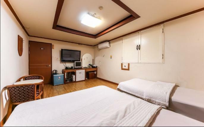 Gwangju Metropolitan City Prince Hotel מראה חיצוני תמונה