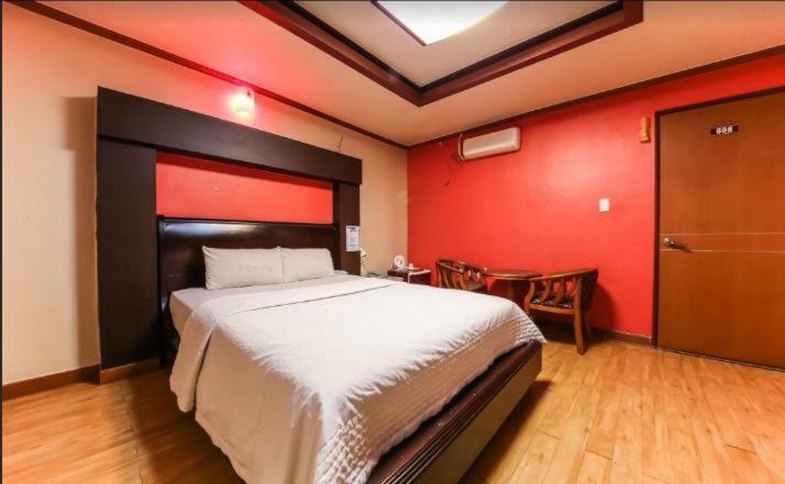 Gwangju Metropolitan City Prince Hotel מראה חיצוני תמונה